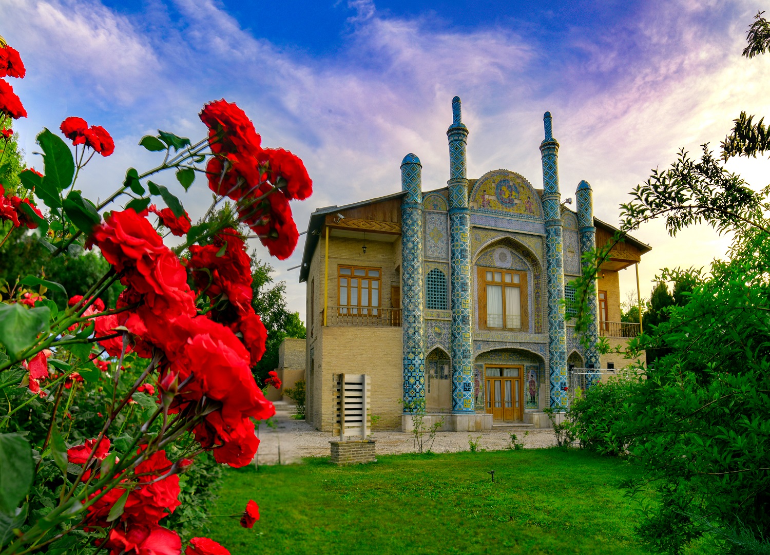آینه‌خانه سردار مفخم، بنای به‌جامانده از دوران قاجار در بجنورد